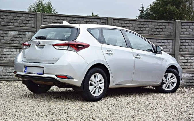 Toyota Auris cena 64500 przebieg: 98000, rok produkcji 2018 z Łódź małe 562